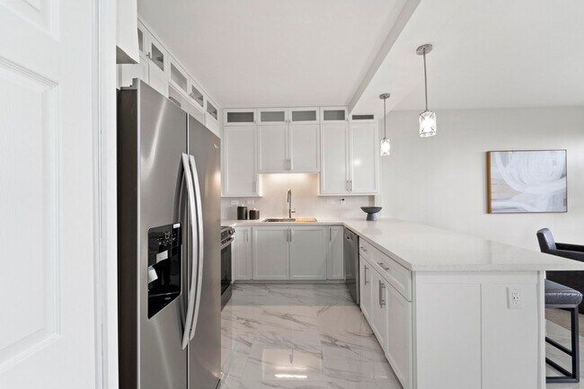 Foto del edificio - 651 Bering Dr