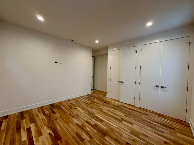 Building Photo - 2114 W Augusta Blvd