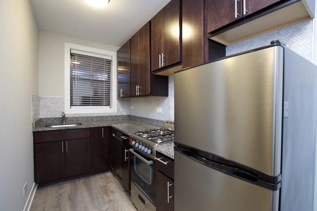 Foto del edificio - 436 W Belden Ave