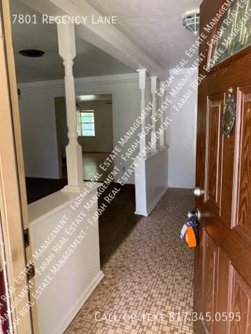 Foto del edificio - 7801 Regency Ln