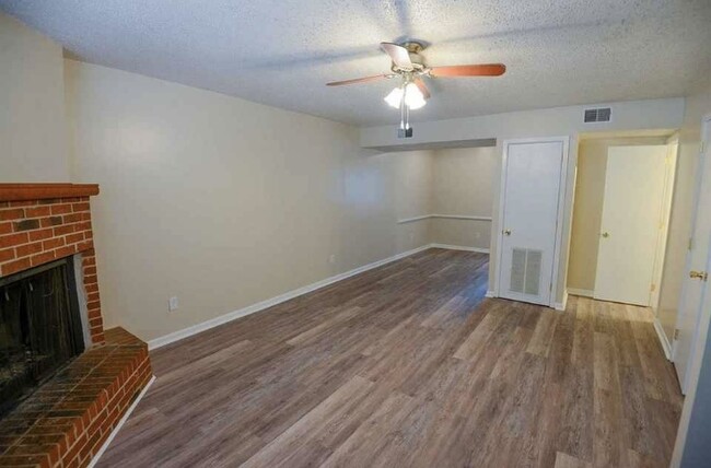 Building Photo - 2439 Ramblewood Ct