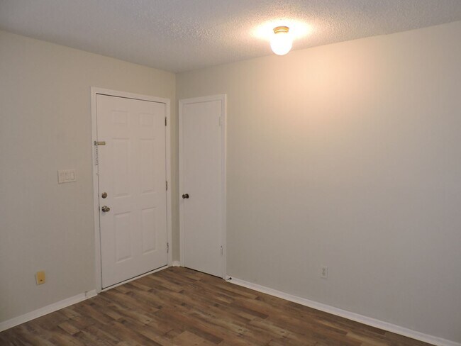 Foto del edificio - Great location in northeast Pensacola!