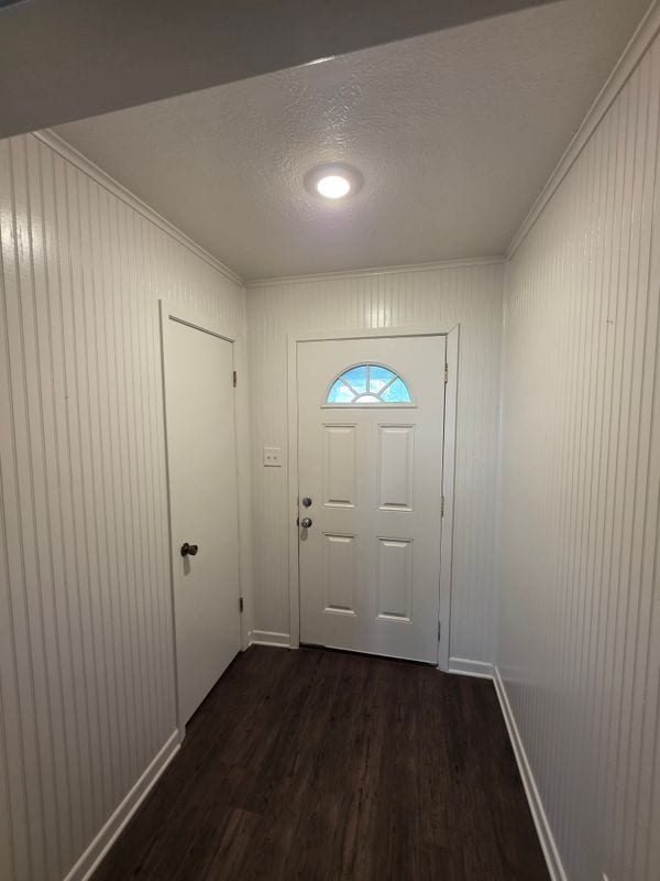 Building Photo - 4207 Woodcrest Dr