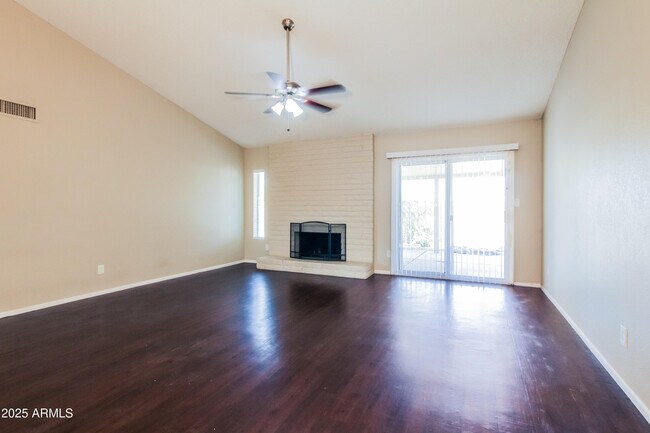 Building Photo - 16422 N 66th Dr
