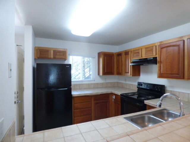 New refrigerator - 7425 Charmant Dr