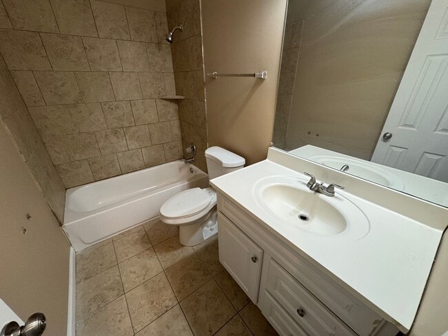 Building Photo - Midfield