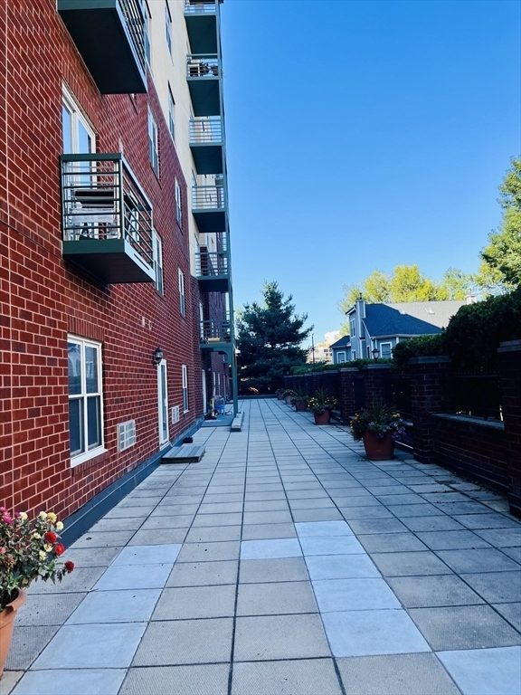 Foto del edificio - 655 Concord Ave