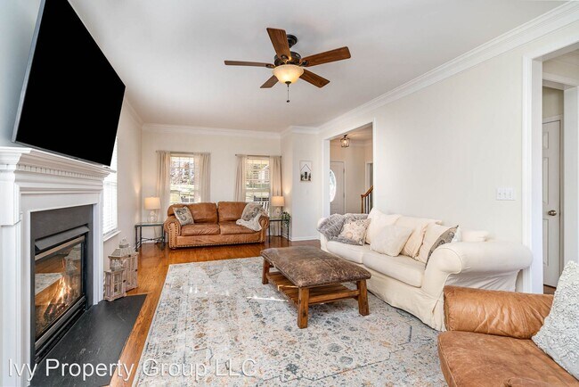 Building Photo - 5 br, 3 bath House - 220 Chandeleur Dr