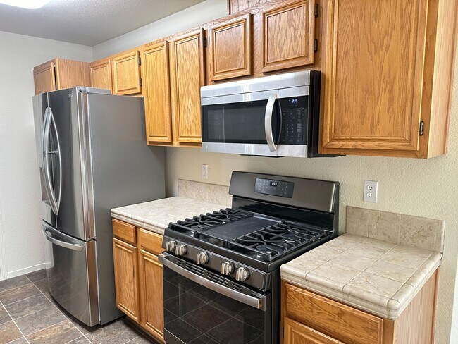 Building Photo - Charming 3-bedroom, 2-bathroom