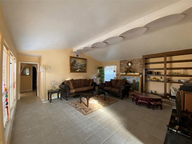 Foto del edificio - 7159 Valeview Dr