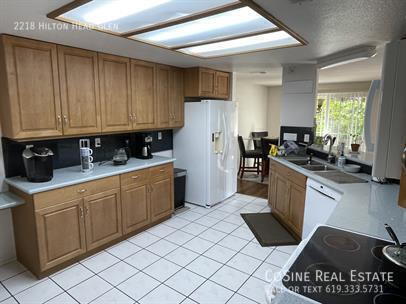 Building Photo - 2218 Hilton Head Glen