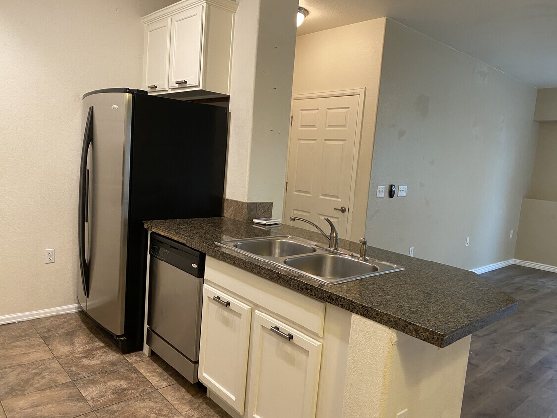 Foto principal - 2672 S Cathay Way