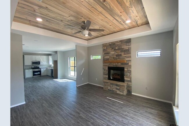 Building Photo - 707 Leftwich St