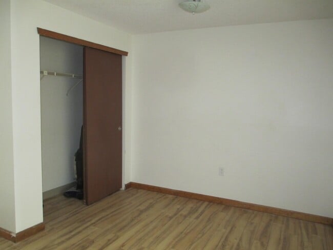 Building Photo - 3 New Haven Dr