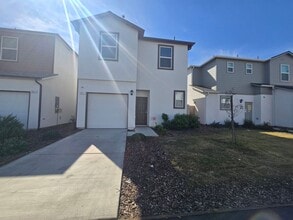 Building Photo - 1057 Buena Vis Ln