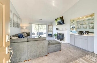 Building Photo - 480 Evergreen Ash