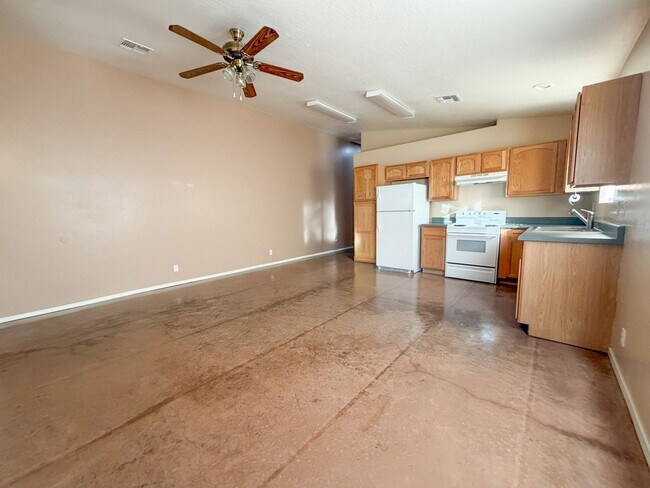 Building Photo - DUPLEX APARTMENT - RIMROCK/LAKE MONTEZUMA