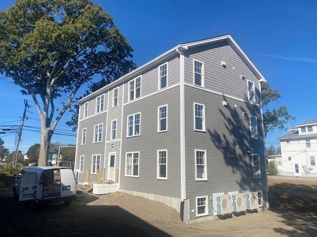 Foto del edificio - 163 Summer St