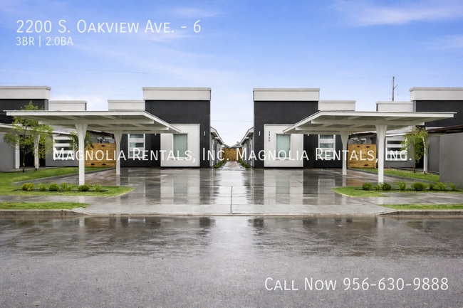 Building Photo - 2200 S Oakview Dr