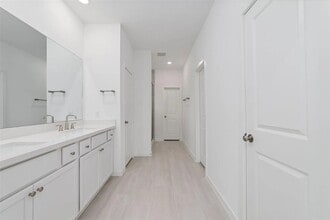 Building Photo - 21650 Lampeter River Ln