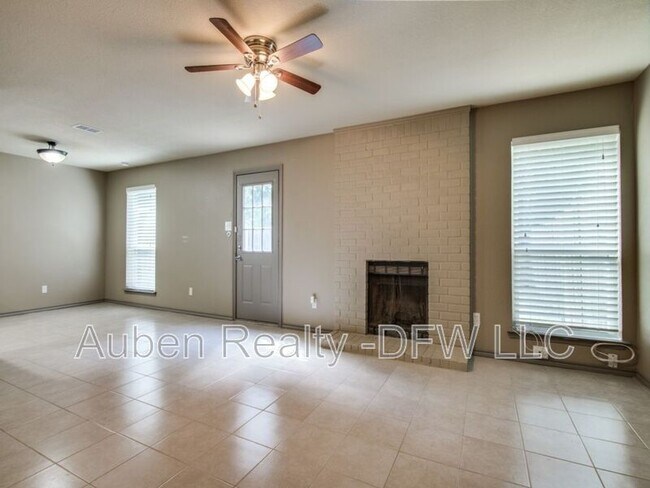 Foto del edificio - 7716 Sable Ln