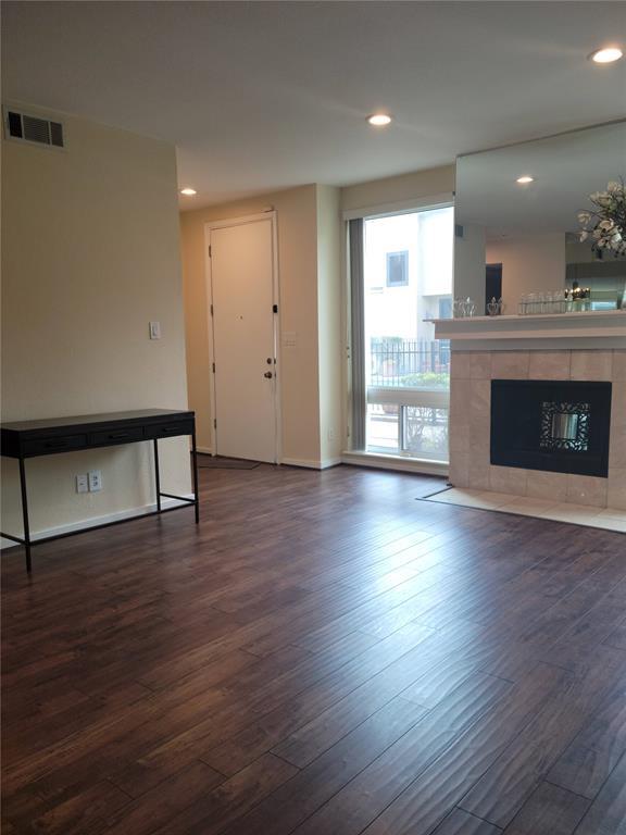 Building Photo - 1116 Bering Dr