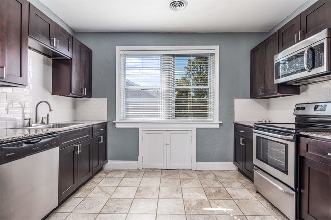 Building Photo - 1210 S Newstead Ave