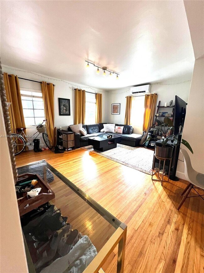 Foto del edificio - 125 S Shore Dr