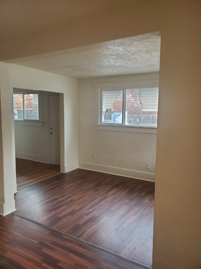Foto del edificio - 2 Br Apartment on 28th St.
