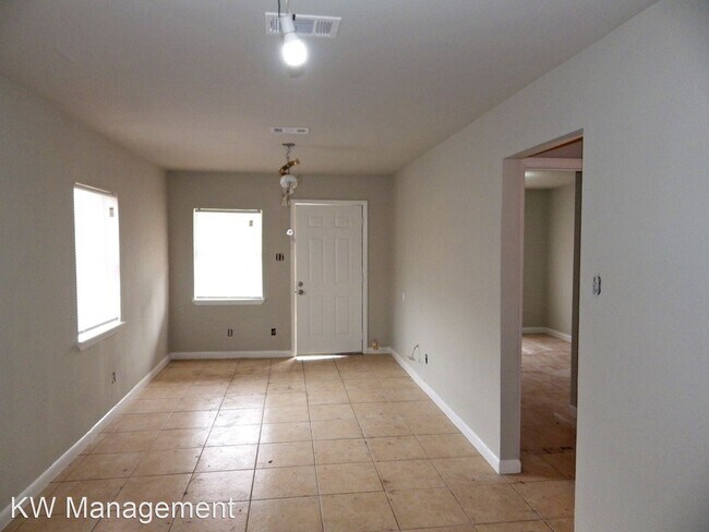 Building Photo - 2 br, 1 bath House - 8930 Duane