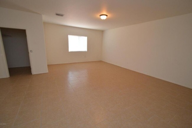 Building Photo - Stunning Southwest Home with Privacy!