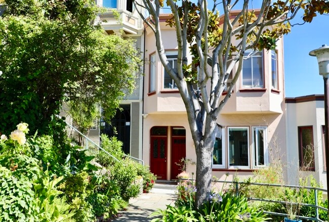 Building Photo - 426 Vallejo St
