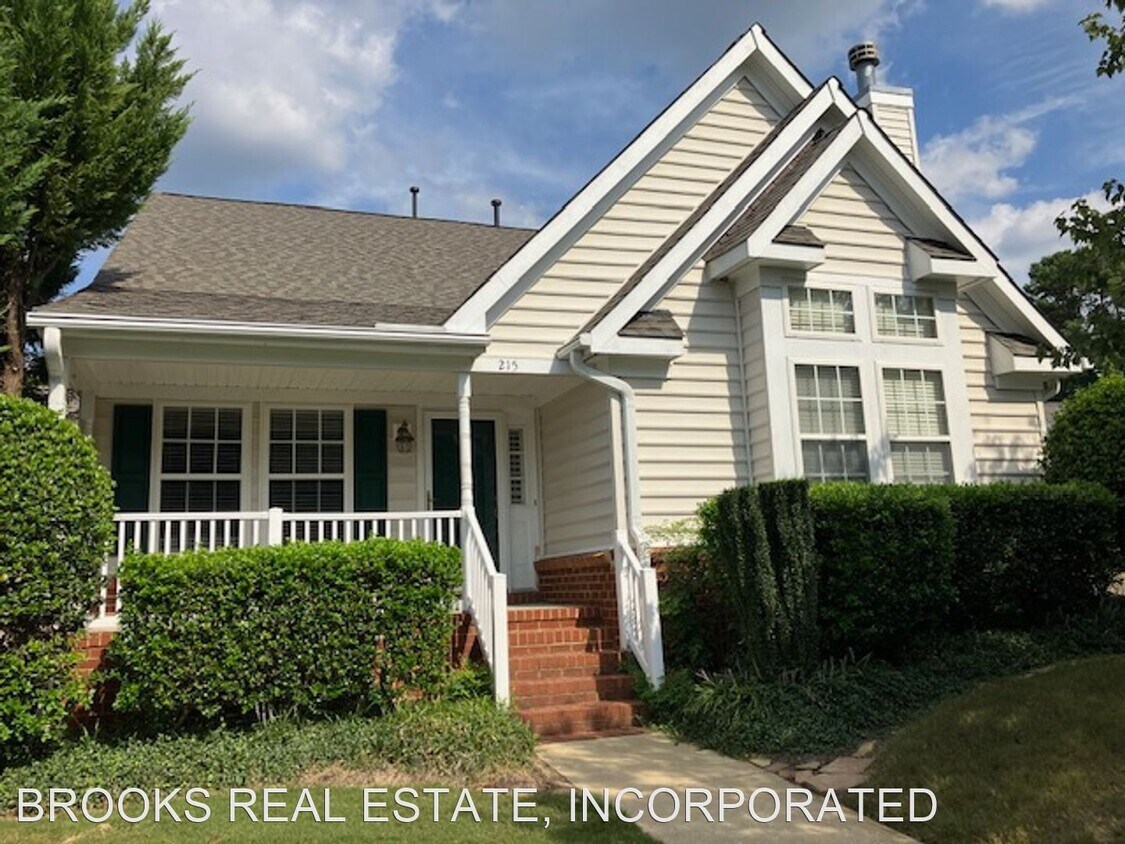 Primary Photo - 3 br, 3 bath House - 215 Crystal Lane