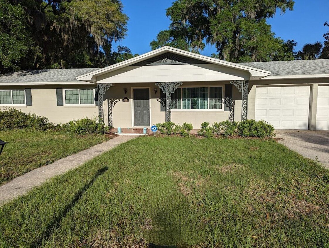 3 br, 2 bath House 2305 NW 46th terr House Rental in Gainesville