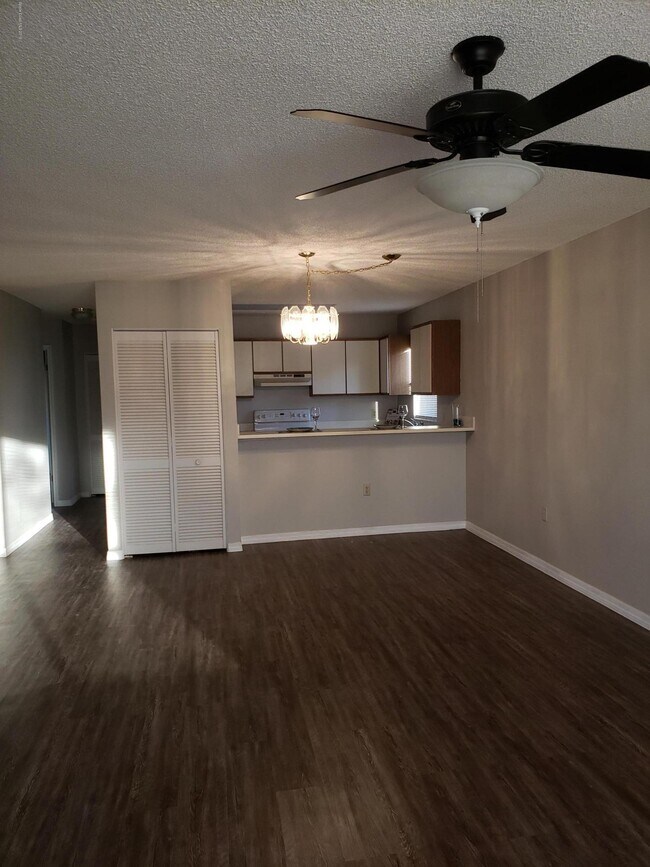 Building Photo - 139 McNeela Dr