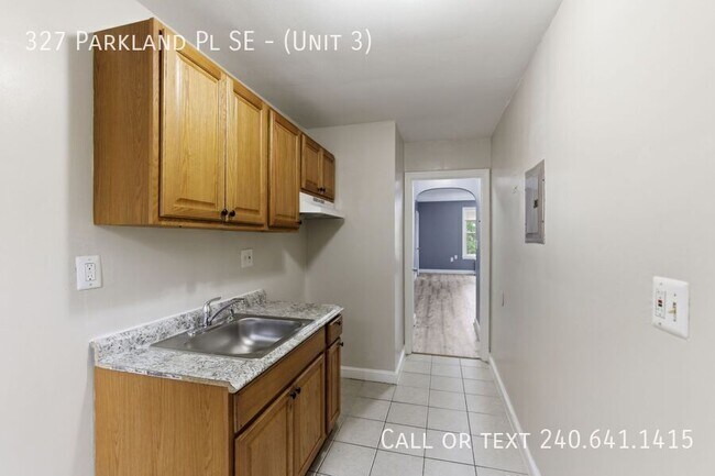 Foto del edificio - 327 Parkland Pl SE