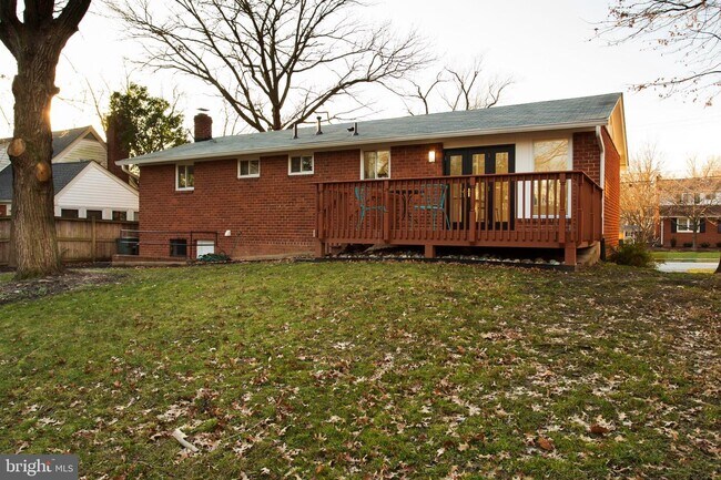 Building Photo - 1029 N Pegram St