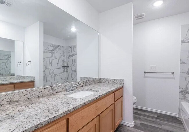 Foto del edificio - AVAILABLE SOON! (SECTION 8 ACCEPTED)