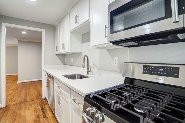 Foto del edificio - 2647 Greenbriar Dr