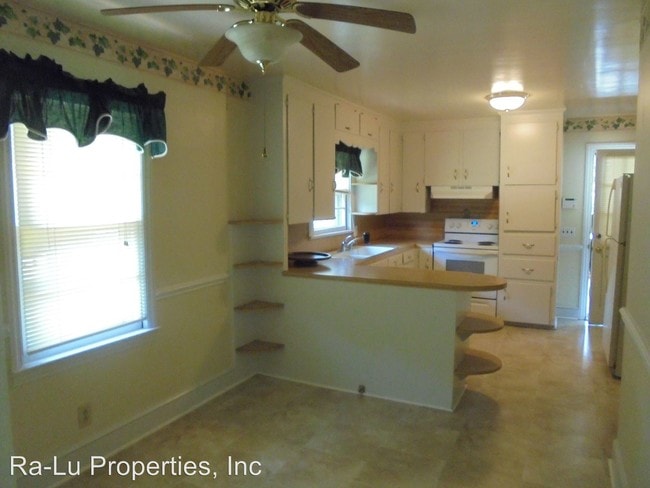 Building Photo - 3 br, 1 bath House - 2053 Old Hollow Rd