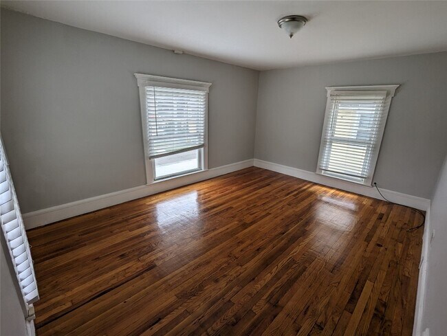 Foto del edificio - 106 Lincoln Ave