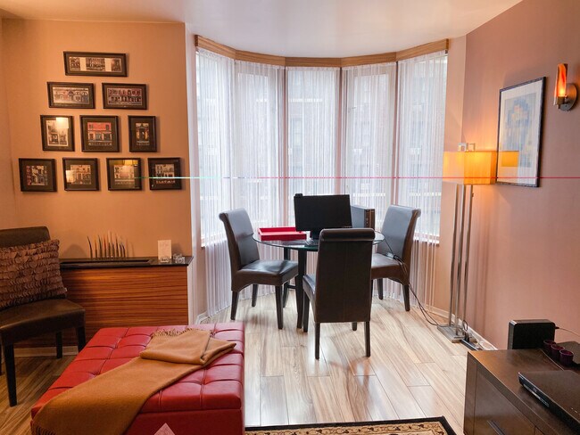 Foto del edificio - 145 E 48th St