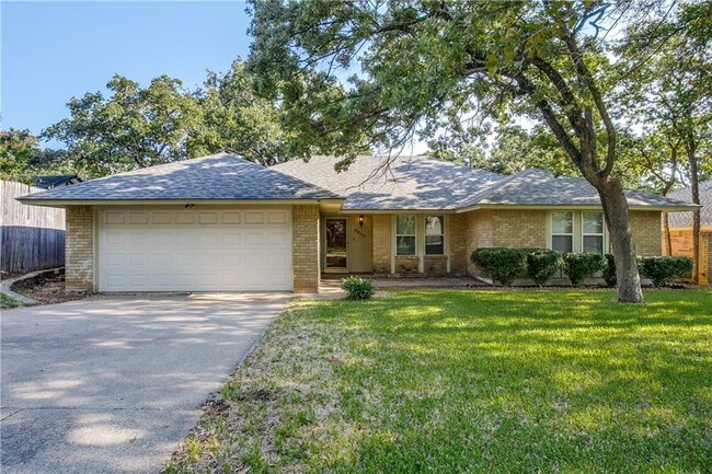 Building Photo - 4805 Bonneville Dr