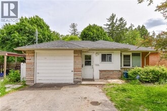 Building Photo - 166 Elgin Crescent