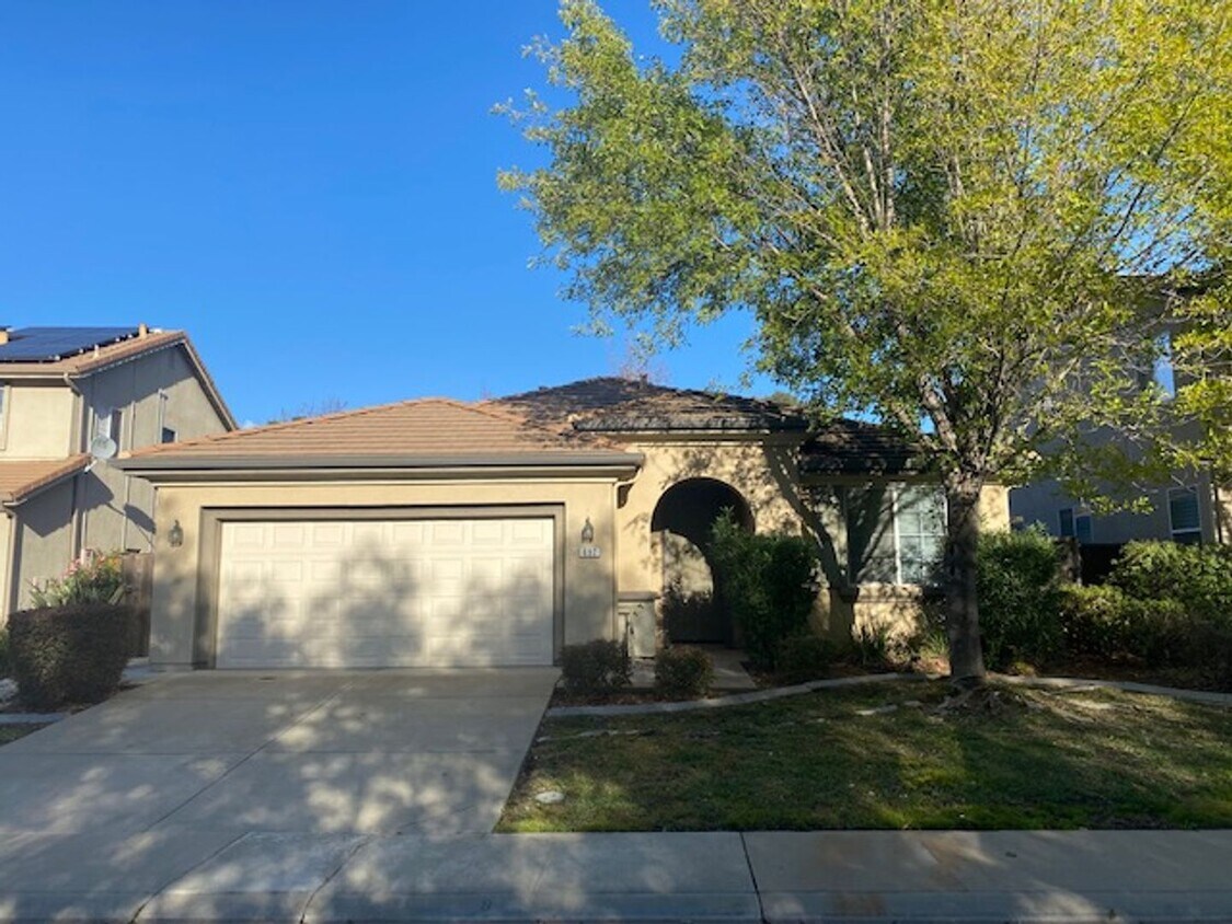 Foto principal - Available 9/1 Single level home in Lincoln...