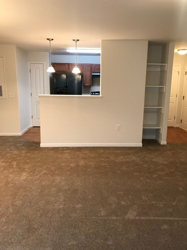 Building Photo - 4705 Pennoak Ln