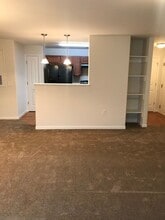Building Photo - 4705 Pennoak Ln