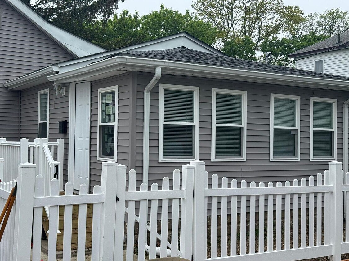 Foto principal - 103 Brighton Ave