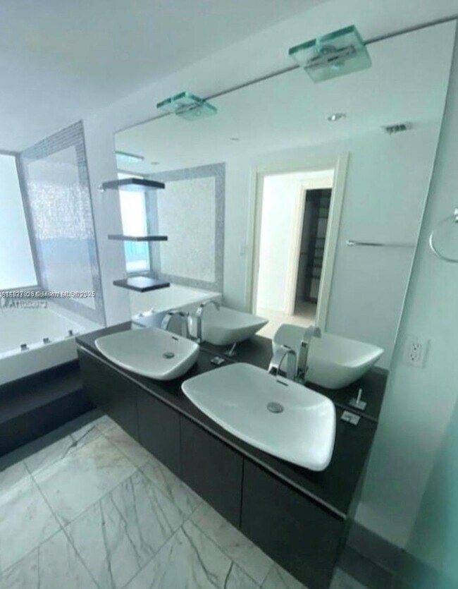 Foto del edificio - 200 Biscayne Blvd Way