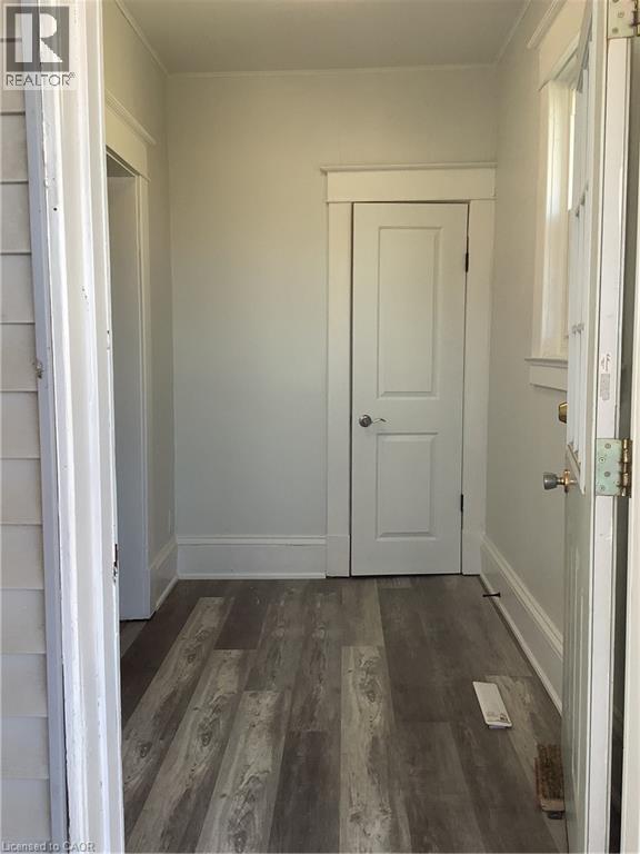 Building Photo - 90 Kent St S